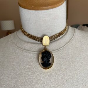 Elegant Gold and Black Cameo chocker - Necklace